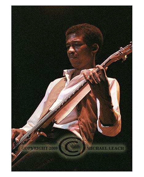 Bobby and the Midnites